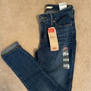 Levi's 711 Skinny